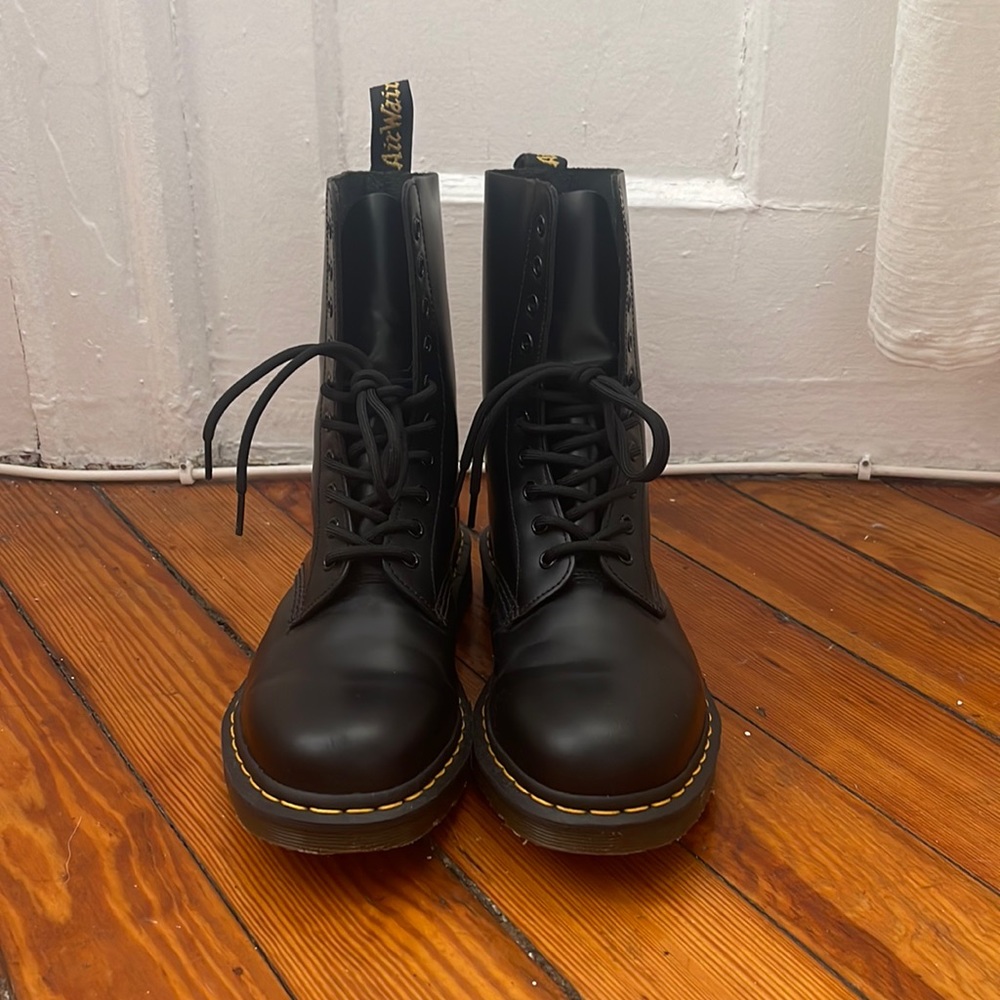 Dr. Martens 10 eye boots. Size US Ladies 10